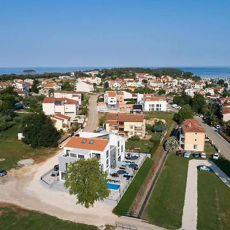 Casa Maestral *